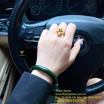 Vòng tay ngọc bích Canada