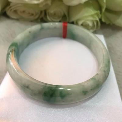 VÒNG NAM ĐÁ CẨM THẠCH TỰ NHIÊN  BẢN HẸ LÝ A SỊN 61MM CAO 13,9MM MÀU TRẮNG TRONG XANH LÁ VÂN NAM 70KG TỚI 85KG