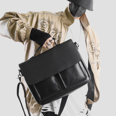 Túi đeo chéo nam DA BÒ THẬT – BEE GEE DCN9373