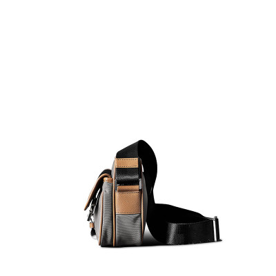 Túi đeo chéo nam phong cách mới  - BEE GEE DCN9158