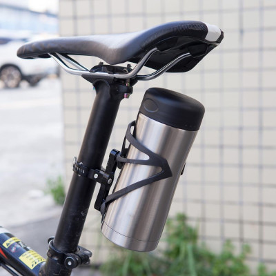 Dụng cụ giữ chai nước giữa lòng xe đạp hoặc xe máy - màu bạc