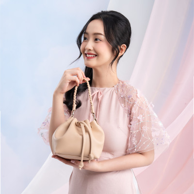 Túi Yuumy ( Thời trang nữ thiết kế dây rút - Túi đeo chéo da Seasand YN265 )