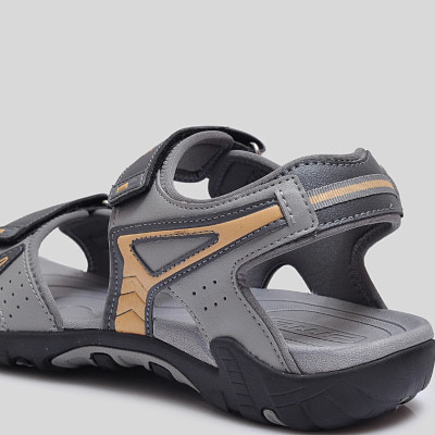 Sandal Biti