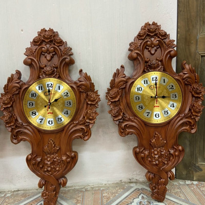 Đồng hồ treo tường tân cổ điển bằng gỗ gõ 40×70×4cm