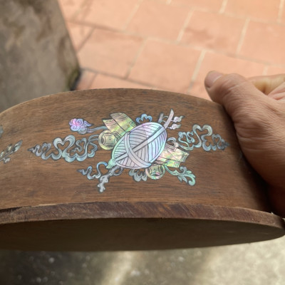 Tráp tròn gỗ gụ đựng bánh kẹo ,trầu cau khảm ốc đỏ singgapore