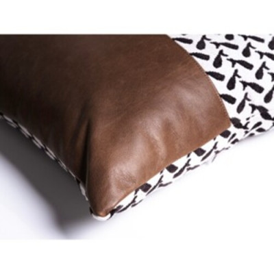 Gối sofa tựa lưng hình vuông cao cấp, kết hợp da bò thật và vải DVH6006C | REEKO