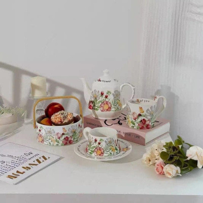Bộ Sứ Cao Cấp Hoa Mùa Xuân Vintage (bộ gồm: Tách trà, đĩa lót tách trà + giỏ sứ + cốc sứ + ấm trà sứ) Hàng chính hãng
