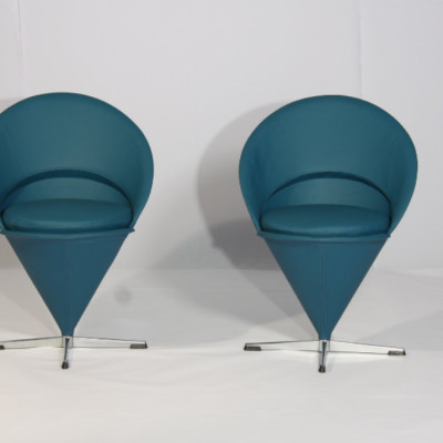 Ghế trang trí Cone Chair Tundo Ngang 57 x 82 x 49 cm