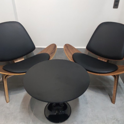 Ghế thư giãn ngồi đọc sách tại nhà SHELL Nội thất Capta.vn Ghế gỗ Polywood nệm PVC cao cấp màu đen Shell elaxing Chair