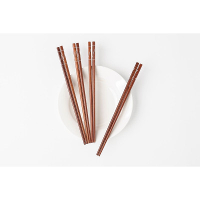 Hộp 10 đôi đũa mun ghép đỏ PHUSANG không chất bảo quản, chống mốc dùng trong bàn ăn gia đình và xào nấu