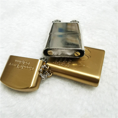 Vỏ Hột Quẹt Bật Lửa xăng đá Dolphin 2 bánh xe có dây treo chìa khóa in hình cỏ 4 lá may mắn