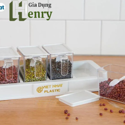 Bộ 4 lọ gia vị có thìa muỗng nhựa Việt Nhật - Hũ đựng gia vị có nắp đậy, có khay đế (Màu ngẫu nhiên)
