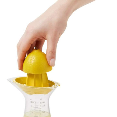 Dụng cụ vắt chanh OXO có vạch đo dung tích Hàng chính hãng