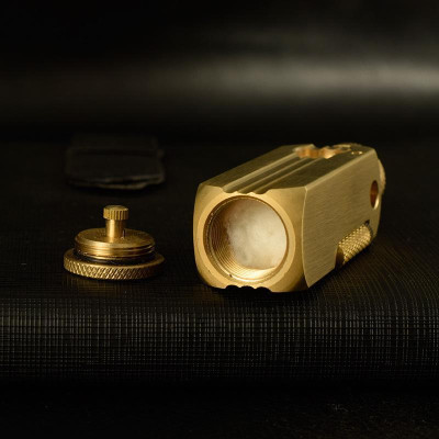 Vỏ Hột Quẹt Bật Lửa Xăng Bấc Đá Zorro TC01 Được Làm Bằng Đồng Nguyên Khối Cao Cấp Đẹp Độc Lạ