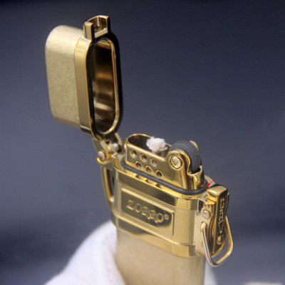 Vỏ Hột Quẹt Bật Lửa Xăng Zorro Z635 Thiết Kế Đẹp Độc Lạ - Dùng Xăng Bấc Đá Cao Cấp