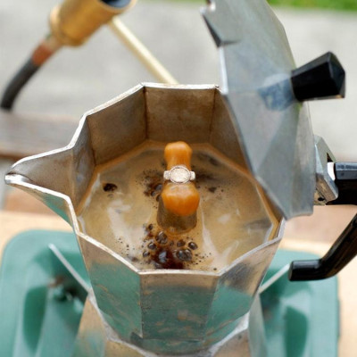 Ấm pha cà phê Bialetti Moka Express 4 cup . Hàng chính hãng 