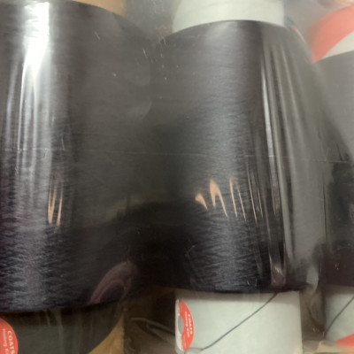 Chỉ Tơ vắt sổ 150A màu đen (lốc 6 ống/550g) chất liệu polyester cao cấp