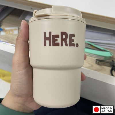 Ly cốc có nắp tiện lợi, giữ nhiệt nóng lạnh đều được 320ml, chất liệu nhựa PP (màu kem)