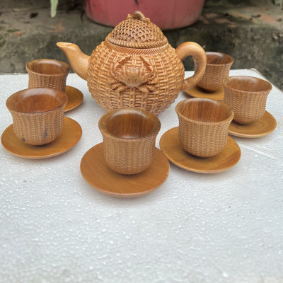 Bộ ấm chén đẹp sang trọng  bằng gỗ bách xanh thơm nức , 