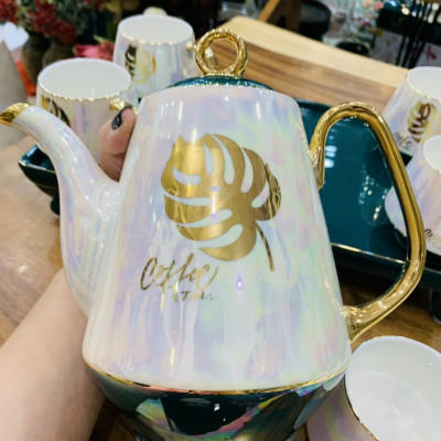 Bộ ấm chén kèm khay có chân  pha trà cà phê sứ xương cao cấp ánh trai mẫu mới 2021 - VD54 ( Giao ngẫu nhiên hình lá )