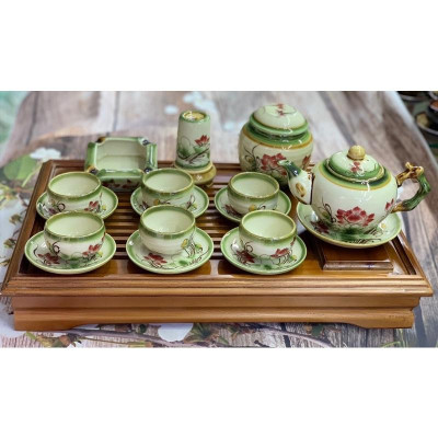 Bộ ấm trà + phụ kiện, men dong, họa tiết vẽ thủ công. Gốm sứ Bát Tràng.