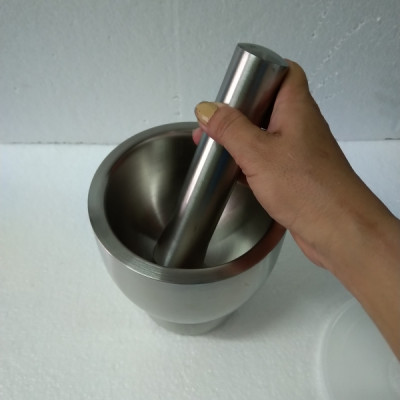 Bộ chày cối chống trượt có nắp đậy chống tràn loại lớn chất liệu bằng inox 304