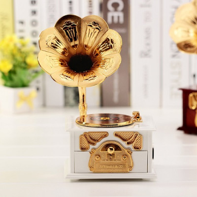 Hộp Nhạc Hoa Loa Kèn Cổ Điển Hộp Phát Nhạc Trang Trí Hình Hoa Loa Kèn Hộp Nhạc Vintage Hoa Loa Kèn Hộp Nhạc Hoa Nghệ Thuật – Phong Cách Retro Hộp Nhạc Decor Hoa Loa Kèn Sang Trọng