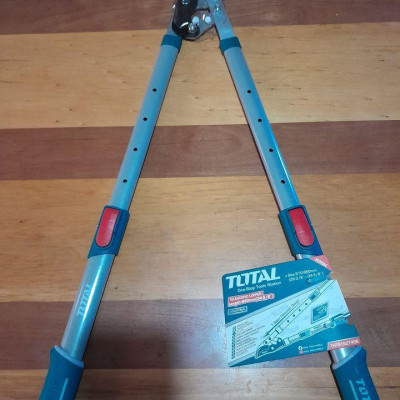 KÉO CẮT TỈA CÂY CẢNH LƯỠI CONG 670-880MM TOTAL THTS1527406 - HÀNG CHÍNH HÃNG
