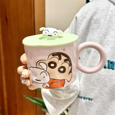 Ly Gốm sứ Shinchan cậu bé bút chì 360ml kèm nắp silicon