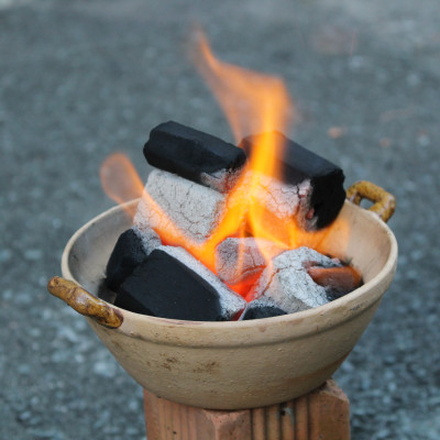 Combo 3 hộp than không khói làm từ Gáo dừa chính hãng R2D dùng cho tiệc nướng BBQ (tổng 7 kg than) an toàn cho sức khoẻ