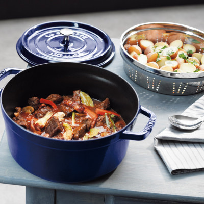 Nồi Gang Tròn Staub Màu Xanh Đen - Nhiều Kích Cỡ