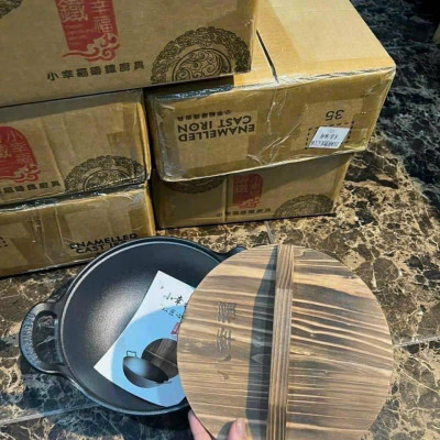 Chảo nồi gang sâu lòng đúc nguyên khối size 20cm và 25cm tặng kèm vung gỗ - PHẢI TÔI CHẢO