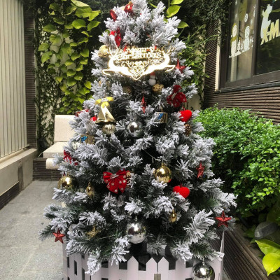 Cây thông noel 3 loại lá phủ tuyết cao 2m4