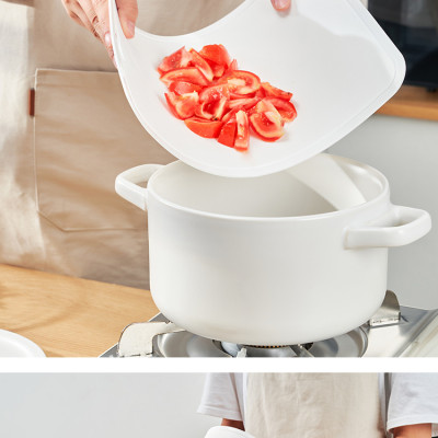 Thớt uốn dẻo, chia vạch đa năng 2mm KM-1279 hàng Nhật