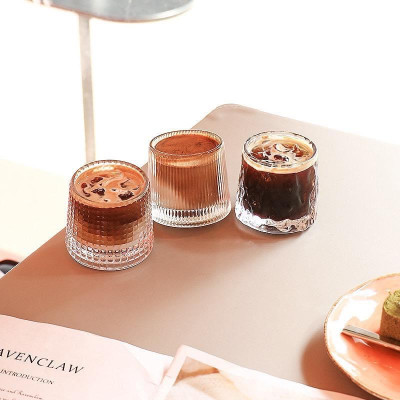 LY THỦY TINH UỐNG RƯỢU CÓ ĐẾ XOAY 360 ĐỘ KHÔNG ĐỔ 160ML ( GIAO VÂN NGẪU NHIÊN ) - VD91