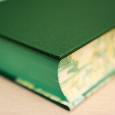 Trái Đất Chuyển Mình ( Bản Đặc Biệt - Bìa vải ) - Trạm Đọc phân phối