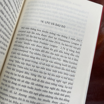 JURGEN KLOPP – THỔI BÙNG HUYÊN NÁO – Raphael Honigstein – Minh Đức dịch – THBooks – NXB Hà Nội (Bìa mềm)