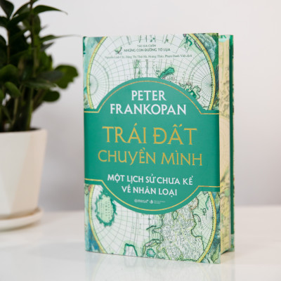 Trái Đất Chuyển Mình ( Bản Đặc Biệt - Bìa vải ) - Trạm Đọc phân phối