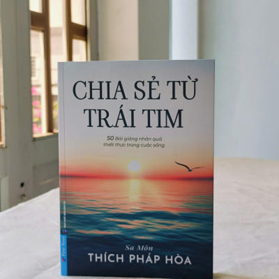 Bát Chánh Đạo (Bìa Mềm) + Chia Sẻ Từ Trái Tim (50 bài giảng về Phật pháp của thầy Thích Pháp Hòa) (2 quyển)