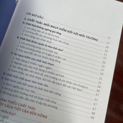 [Nghiên cứu của Prx-Vietnam 2022] GIẢM THIỂU CHẤT THẢI TẠI VIỆT NAM – CẦN HÀNH ĐỘNG TRƯỚC KHI QUÁ MUỘN! – Nguyen Leroy Marie Lan và Vũ Yên Ba – Nhã Nam (bìa mềm)