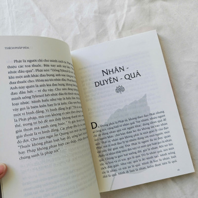 Bát Chánh Đạo (Bìa Mềm) + Chia Sẻ Từ Trái Tim (50 bài giảng về Phật pháp của thầy Thích Pháp Hòa) (2 quyển)