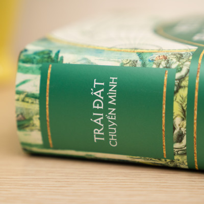 Trái Đất Chuyển Mình ( Bản Đặc Biệt - Bìa vải ) - Trạm Đọc phân phối