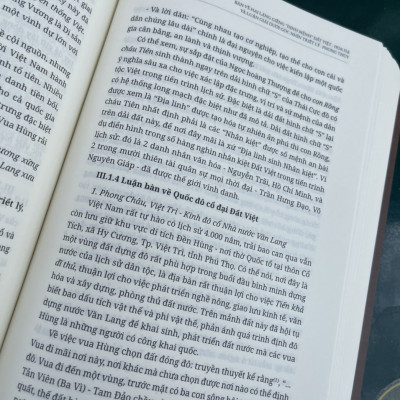 (Bìa cứng) THẮNG ĐỊA THĂNG LONG – ĐỊA LINH ĐẤT VIỆT – Nhóm tác giả Nguyễn Văn Túc, Trần Văn Việt, Nguyễn Gia Chính - Thư viện Nguyễn Văn Hưởng 
