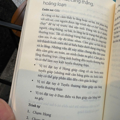 CHỮA LÀNH BẰNG REIKI – Karen Frazier - Azura dịch – Thái Hà Books - NXB Công Thương