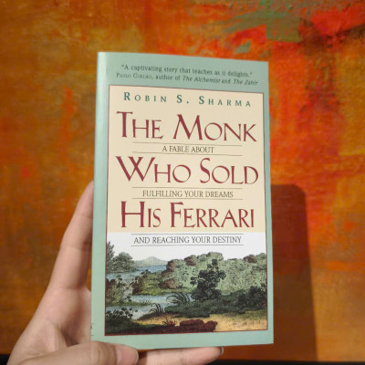 Sách - The Monk Who Sold His Ferrari: A Fable About Fulfilling Your Dreams & Reaching Your Destiny by Robin Sharma - KHỔ POCKET