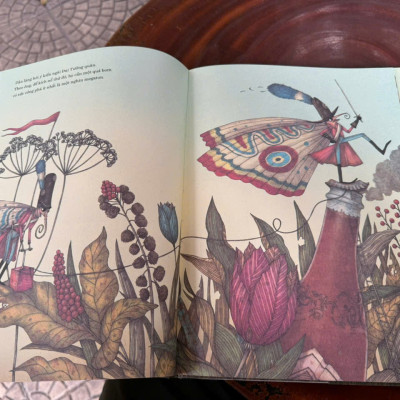 TO NHƯ TRÁI NÚI, NHẸ TỰA LÔNG HỒNG – Davide Calì - Marco Somà minh họa – Crabit Kidbooks - NXB Hà Nội