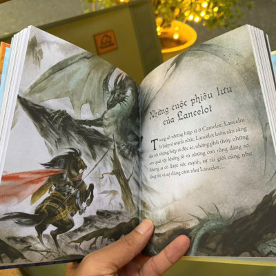 (Bìa cứng in màu) IILUSTRATED CLASSICS – TRUYỀN THUYẾT VUA ARTHUR – Mai Loan dịch – Đinh Tị Books – NXB Thanh Niên