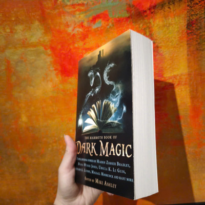 Sách -The Mammoth Book of Dark Magic by Mike Ashley - Fantasy /Short Stories /Anthologies in English