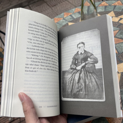 HỘI NGHỊ CỦA BẦY CHIM – Tập V của Trại trẻ đặc biệt của cô Peregrine – Ransom Riggs – Ly Ca dịch – Nhã Nam – NXB Hội nhà văn (Bìa mềm)