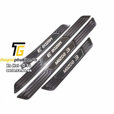 COMBO Nẹp bước chân và ốp chống trầy cốp Mazda 3 2020 vân Carbon